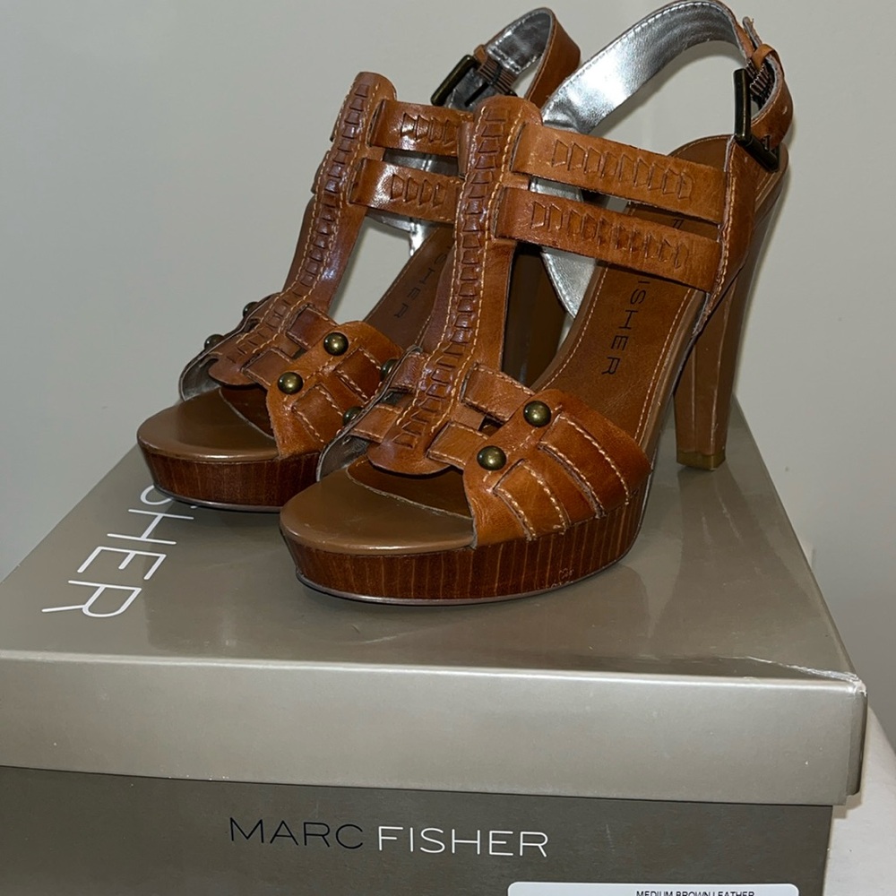 Marc Fisher medium brown leather sandal, size 6.5